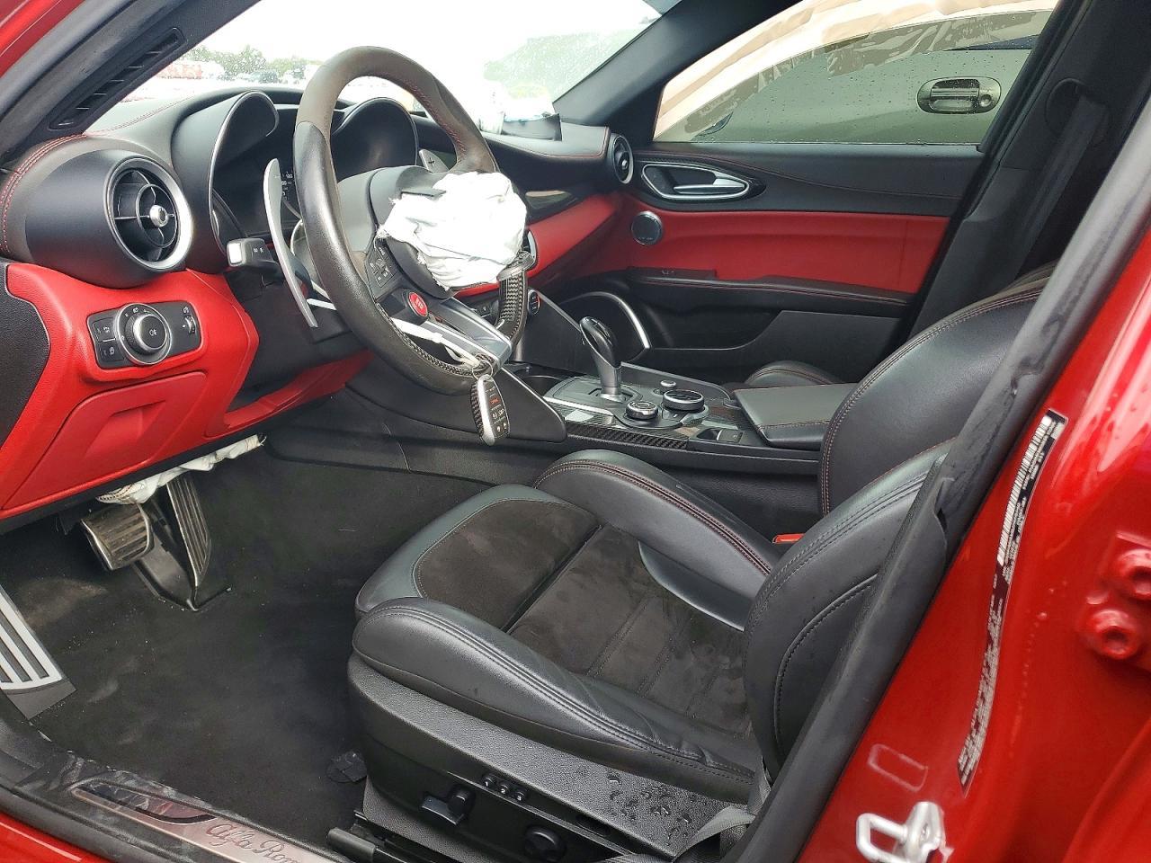 2018 Alfa Romeo Giulia Quadrifoglio - Image 7