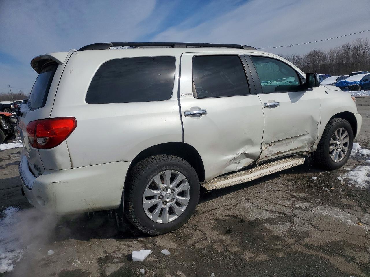 2017 Toyota Sequoia Platinum - Image 3