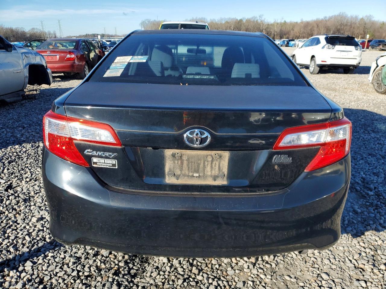 2014 Toyota Camry L - Image 6