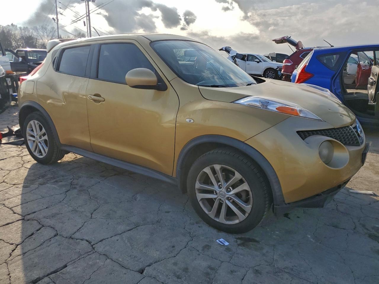 2014 Nissan Juke S - Фото 4