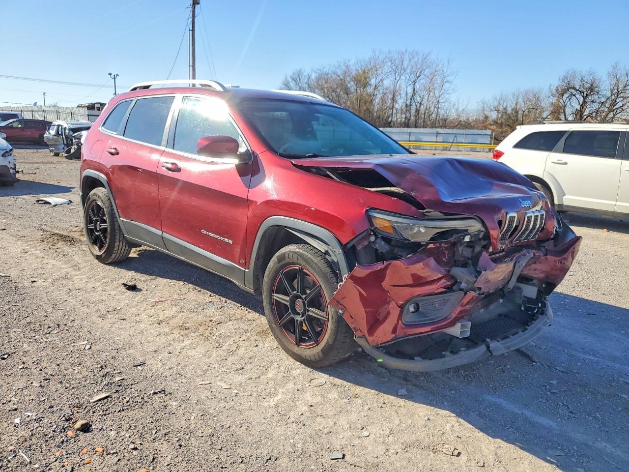 2019 Jeep Cherokee Latitude Plus - Image 4