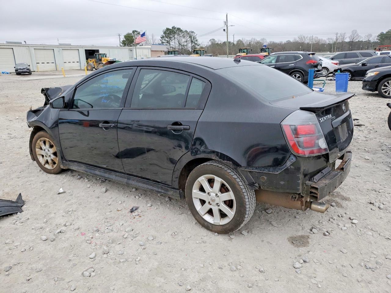 2011 Nissan Sentra 2.0 - Фото 2