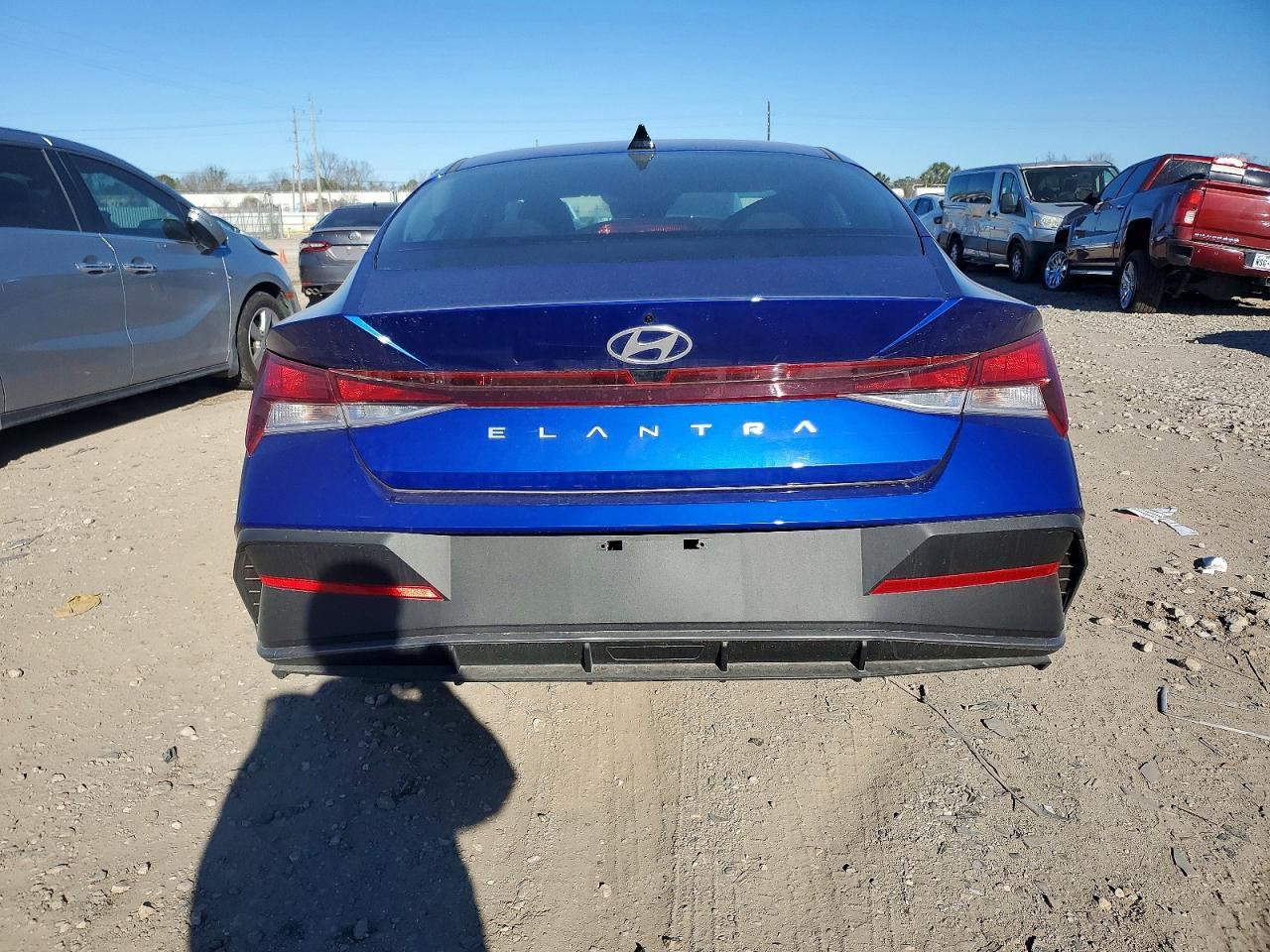 2025 Hyundai Elantra Se - Image 6