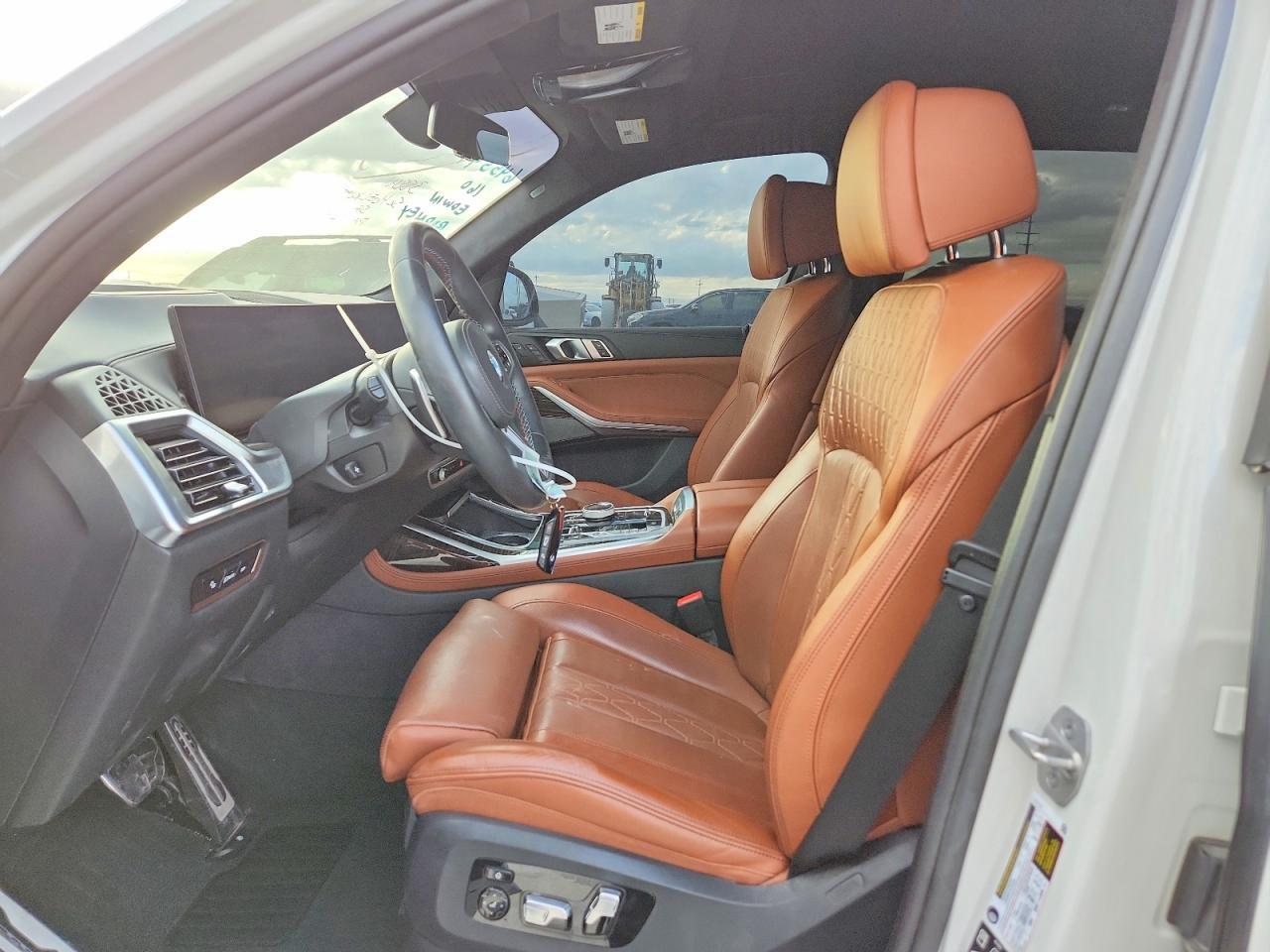 2025 BMW X7 M60I - Фото 7