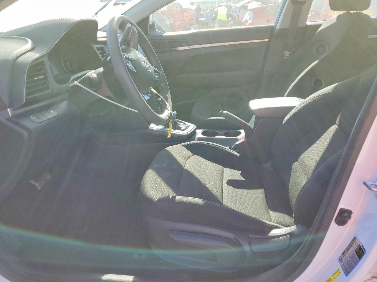 2019 Hyundai Elantra Se - Image 7
