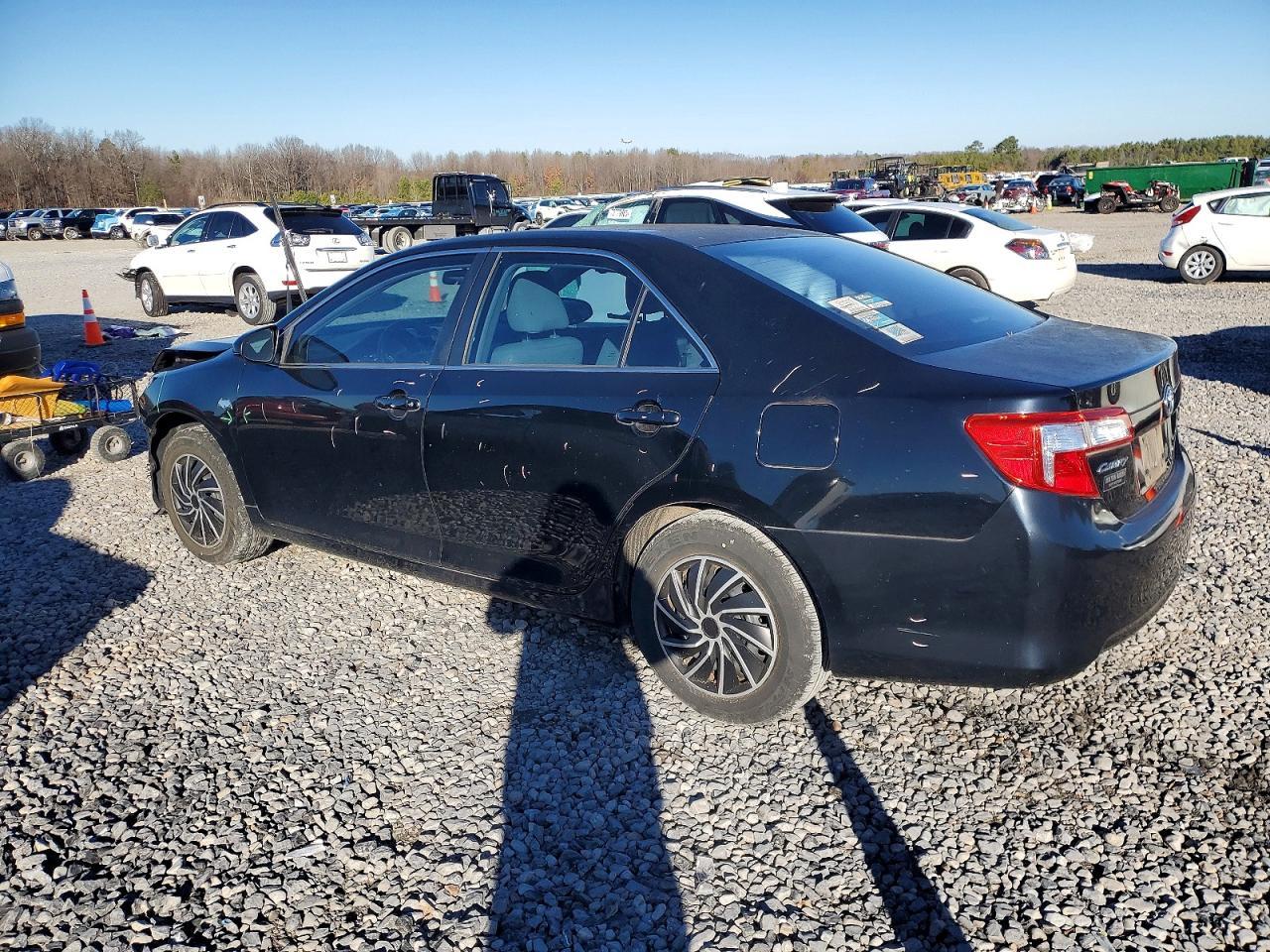 2014 Toyota Camry L - Image 2