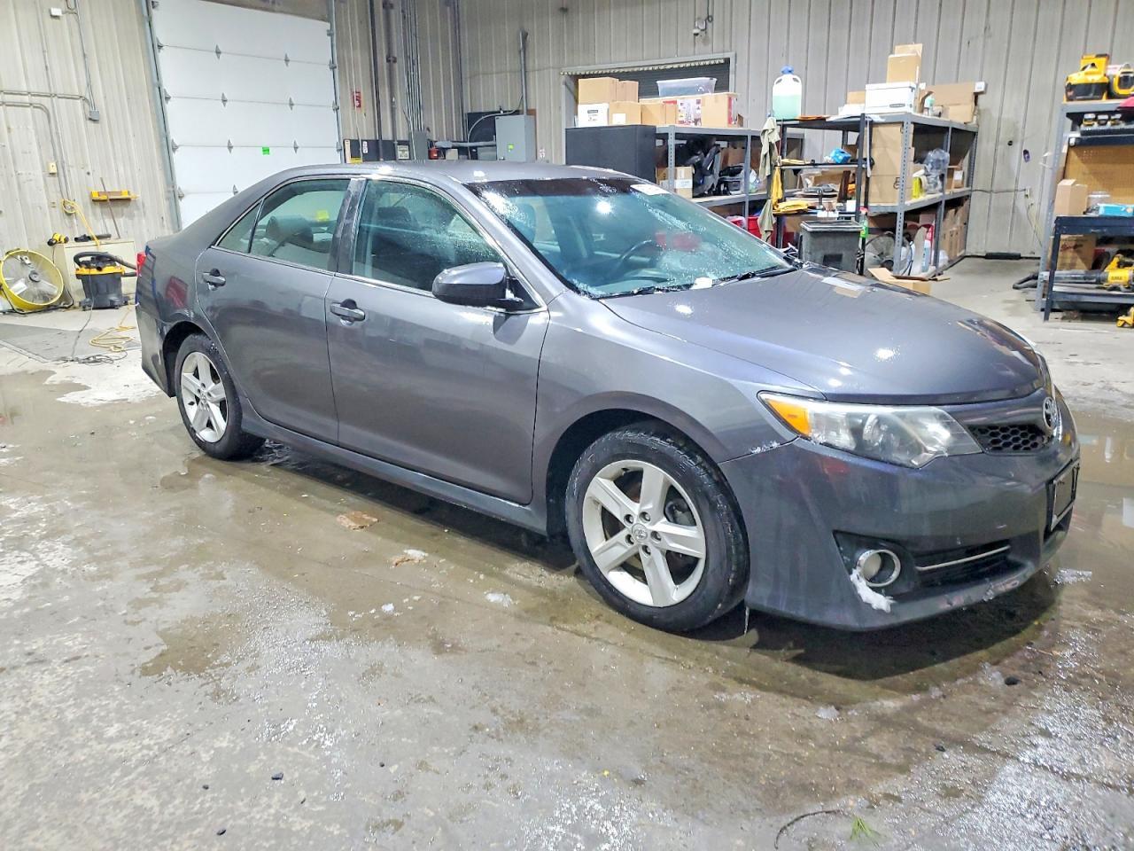 2014 Toyota Camry Se - Image 4