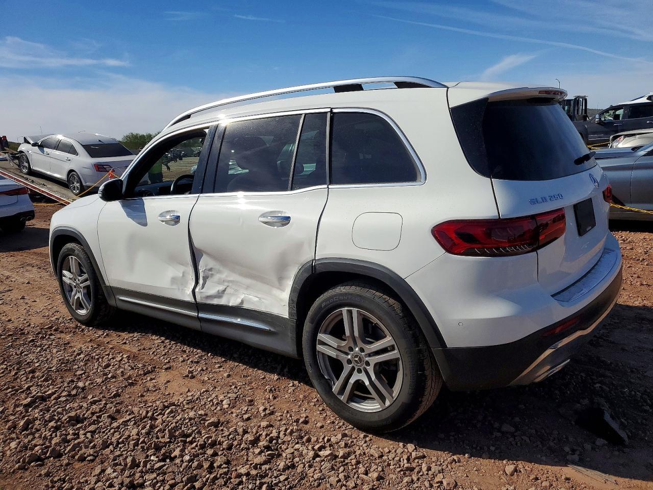 2023 Mercedes-Benz Glb 250 - Image 2