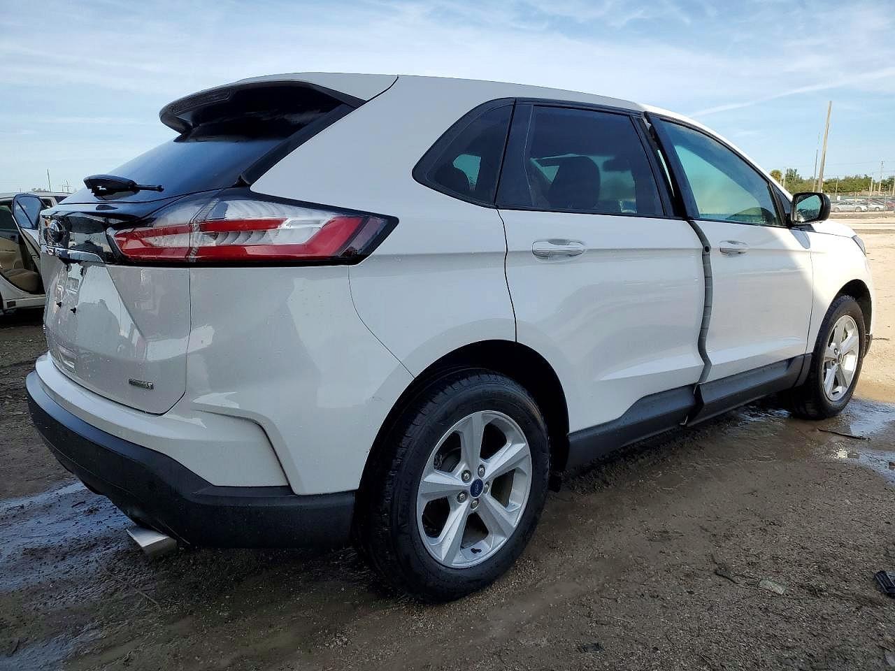 2020 Ford Edge Se - Фото 3