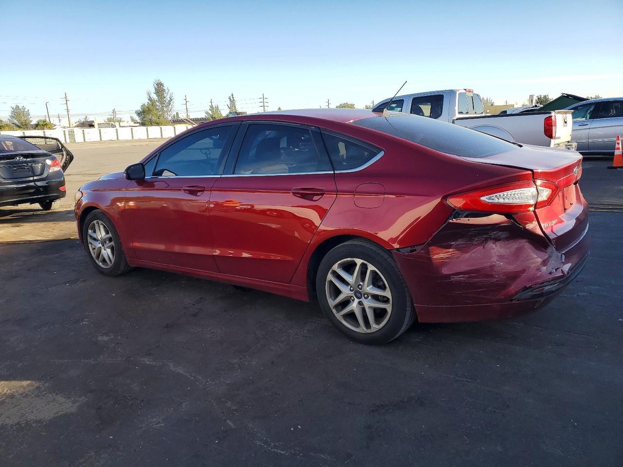 2016 Ford Fusion Se - Image 2