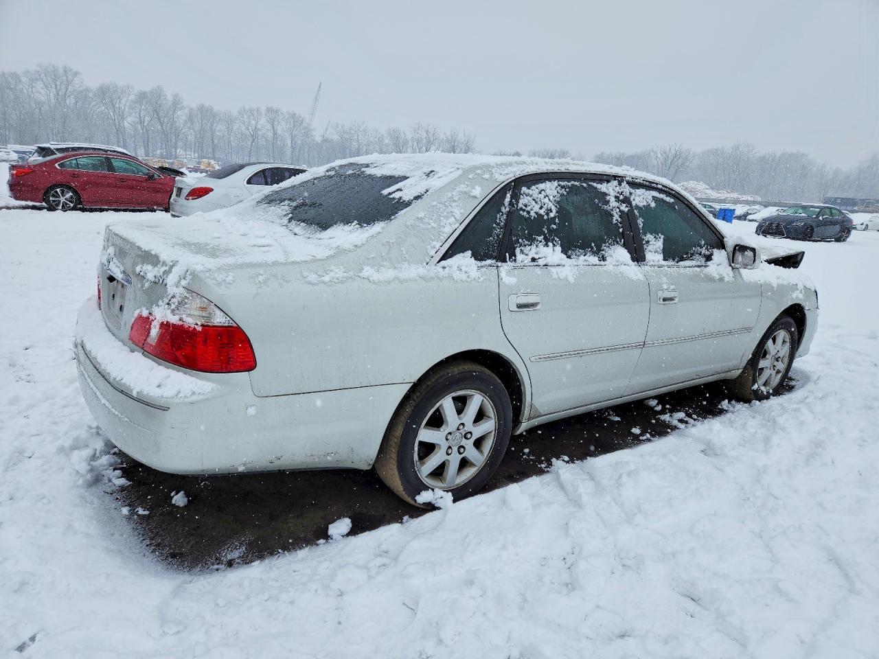 2003 Toyota Avalon - Image 3