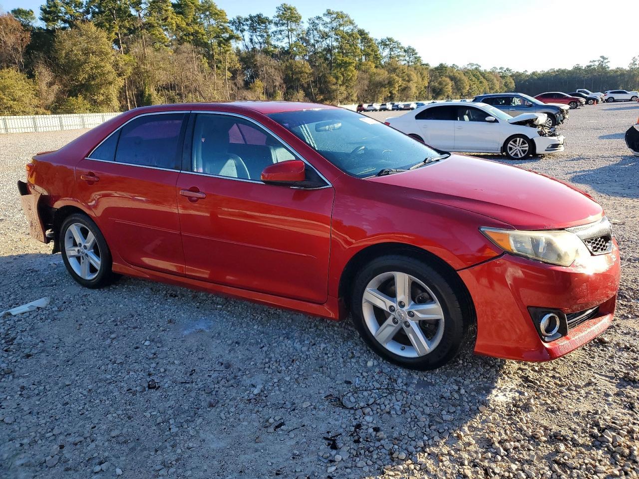 2013 Toyota Camry - Фото 4