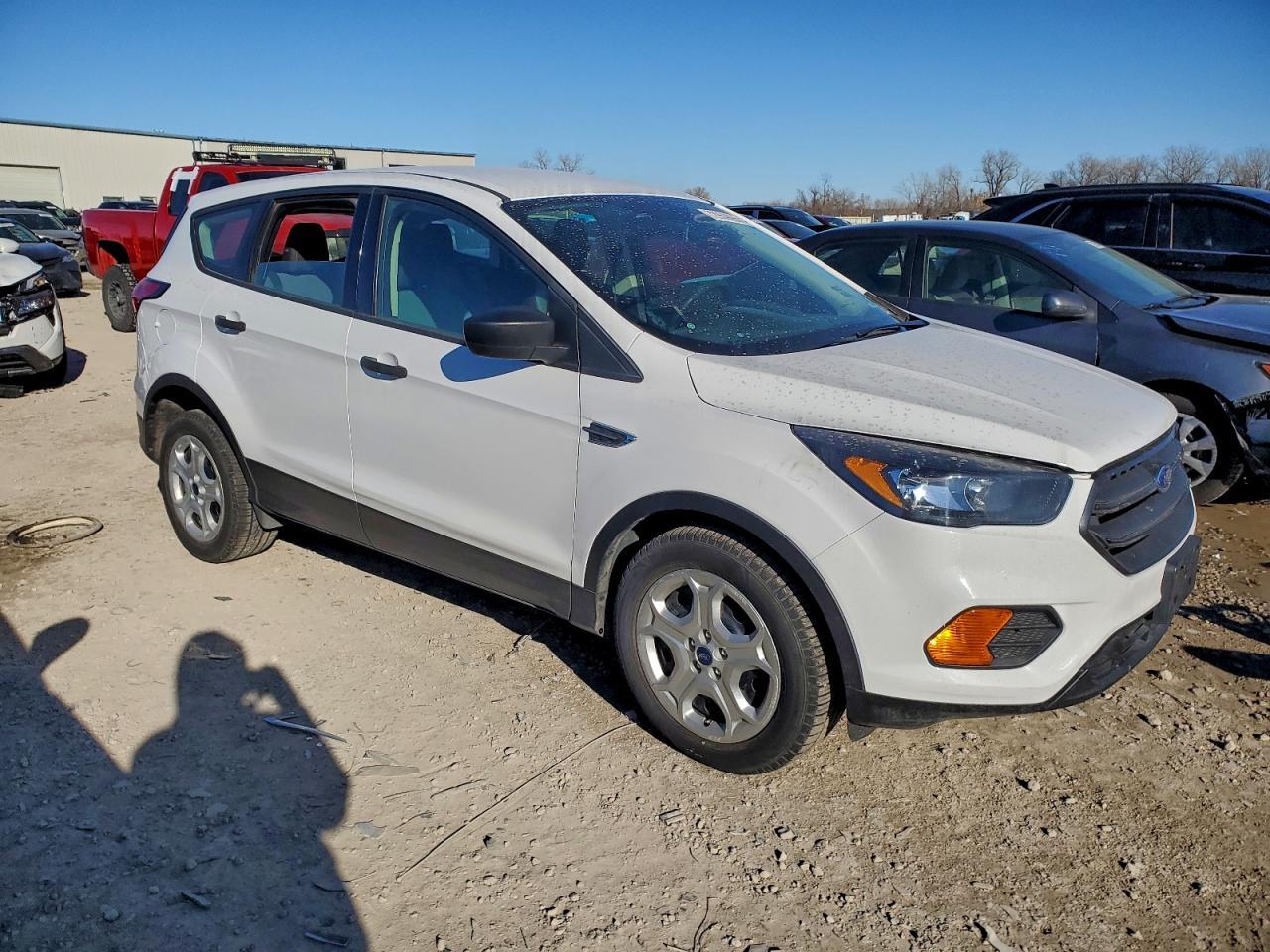 2019 Ford Escape S - Фото 4