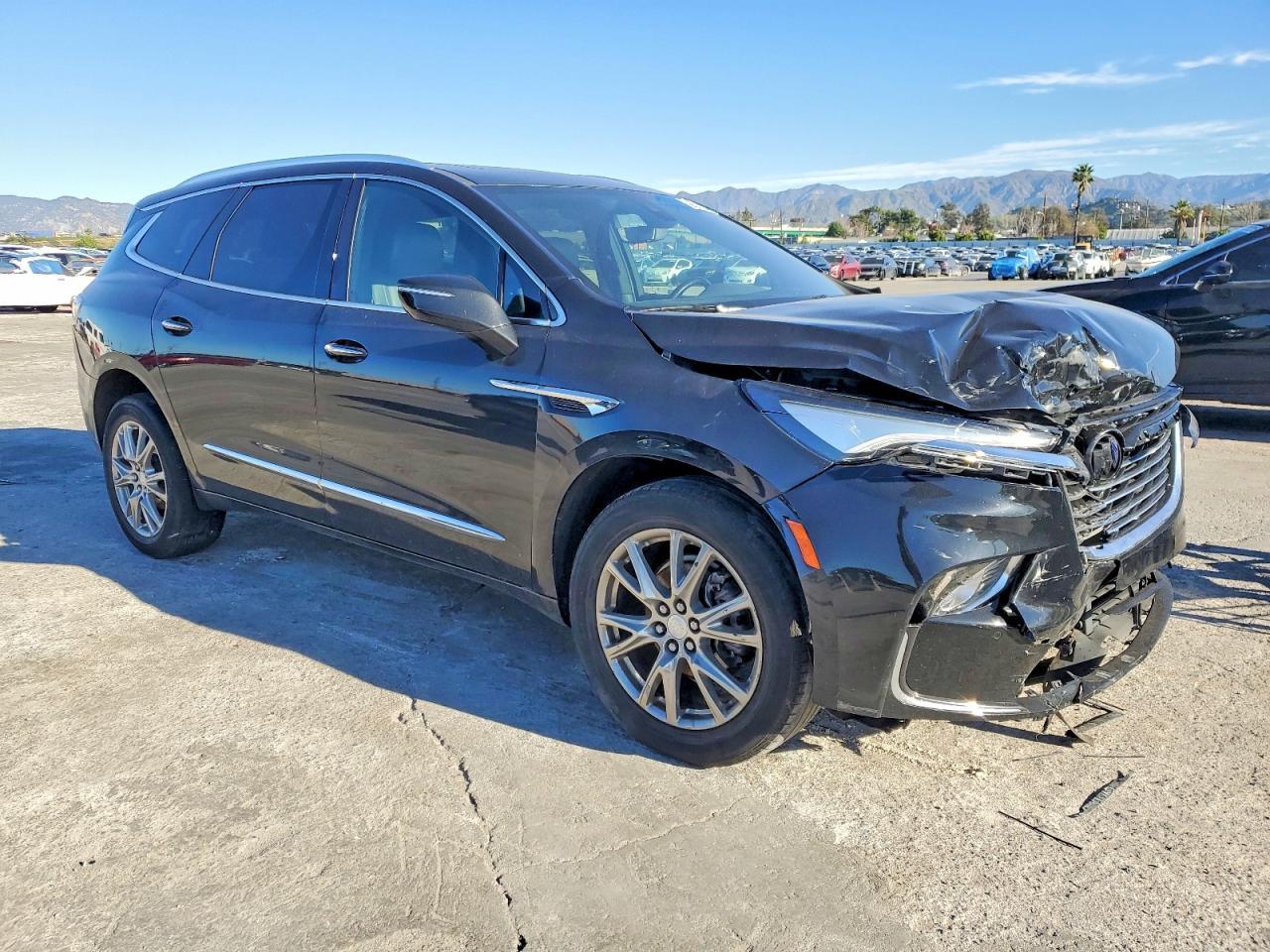 2022 Buick Enclave Premium - Image 4