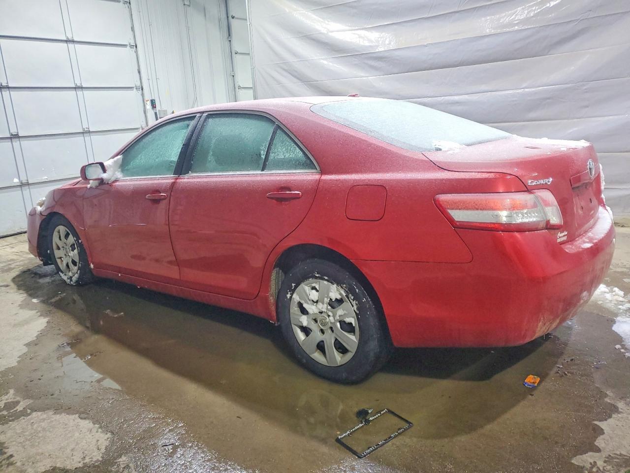 2010 Toyota Camry Le - Фото 2