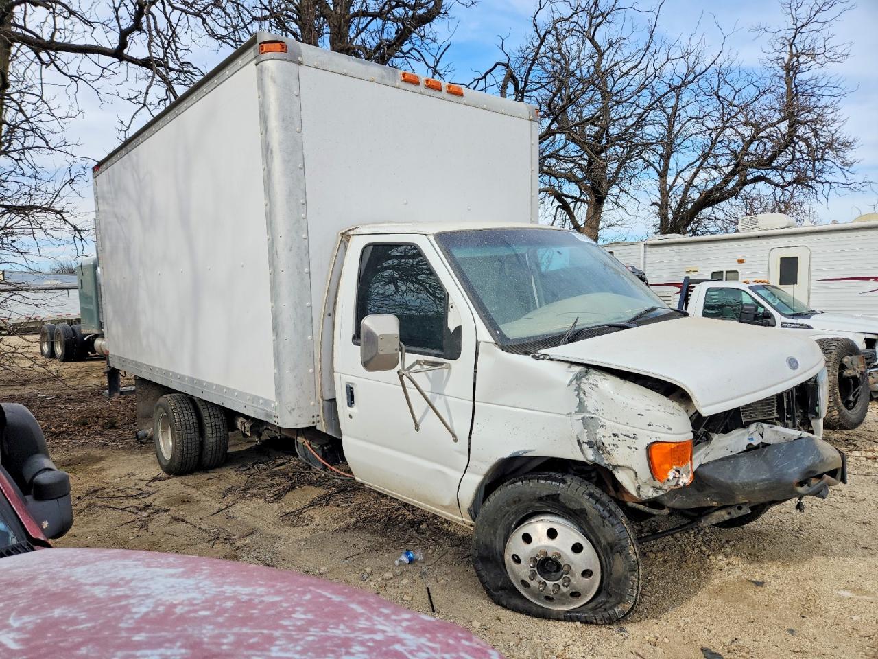 1998 Ford E450 Box Truck - Фото 4
