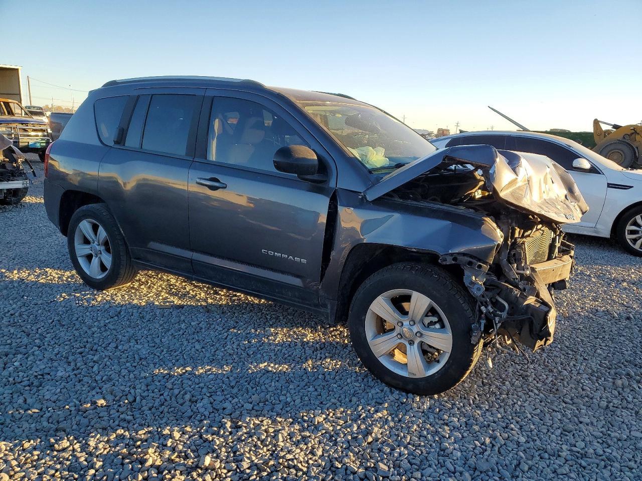 2016 Jeep Compass Sport - Фото 4