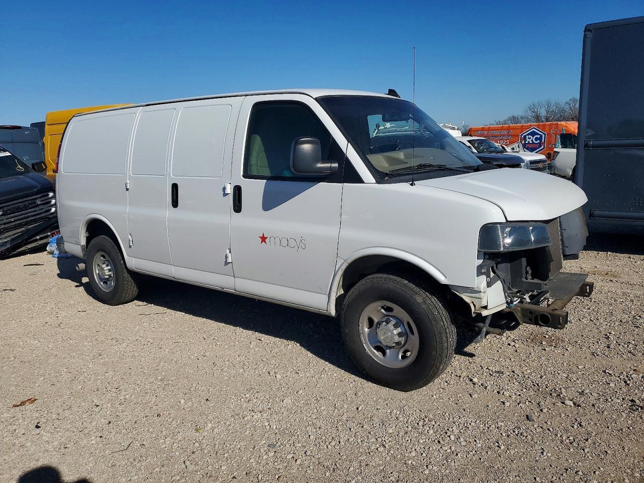 2019 Chevrolet Express 2500 Delivery Van - Image 4