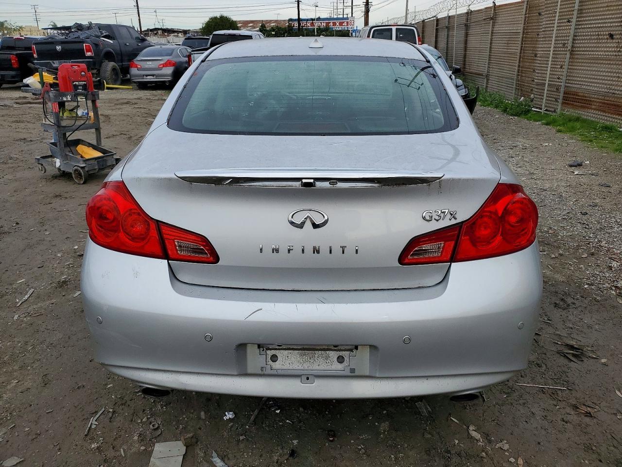 2012 Infiniti G37 - Фото 6