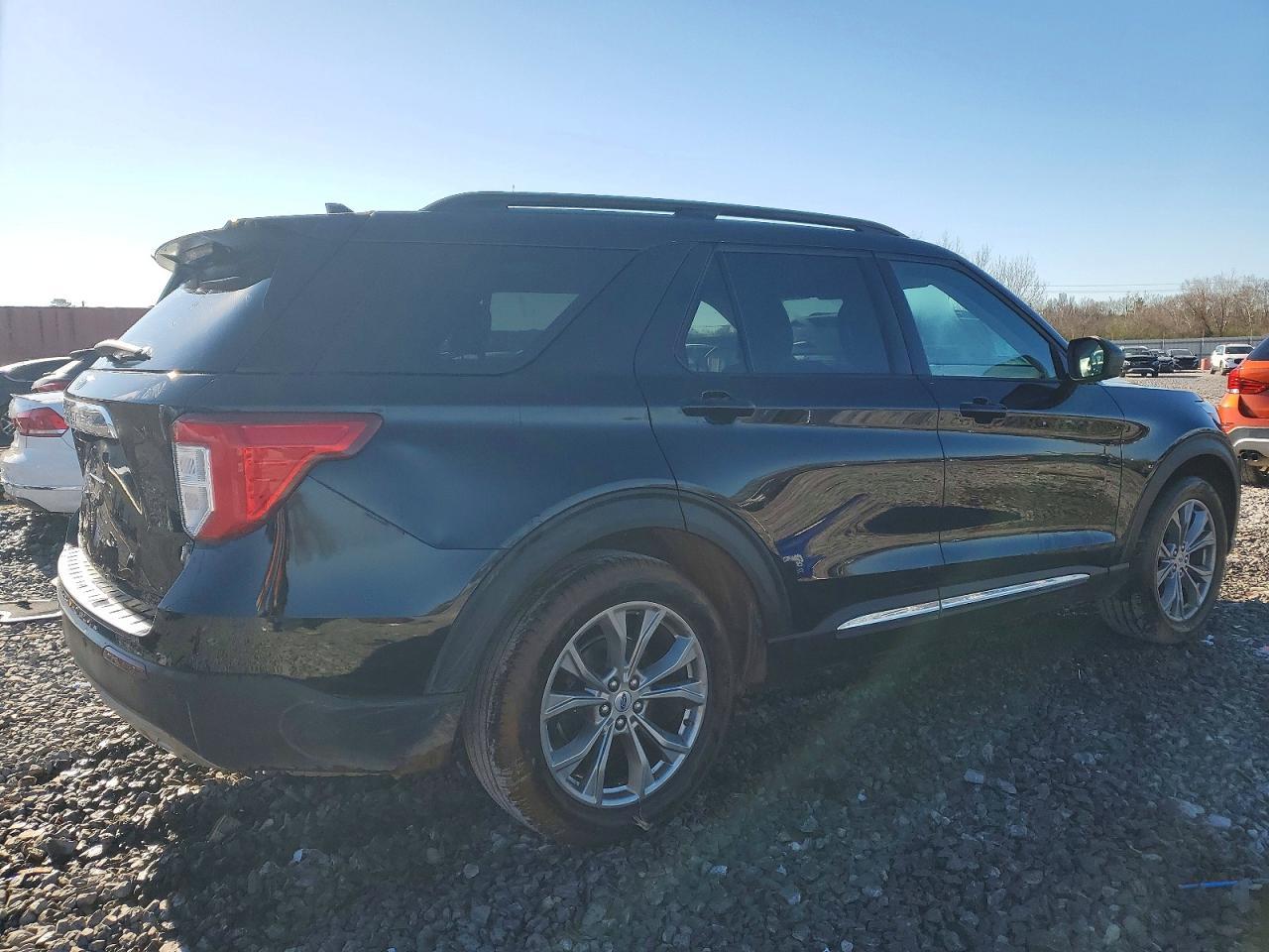 2023 Ford Explorer Xlt - Фото 3