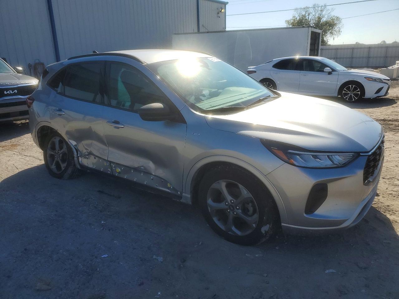 2023 Ford Escape St Line - Image 4