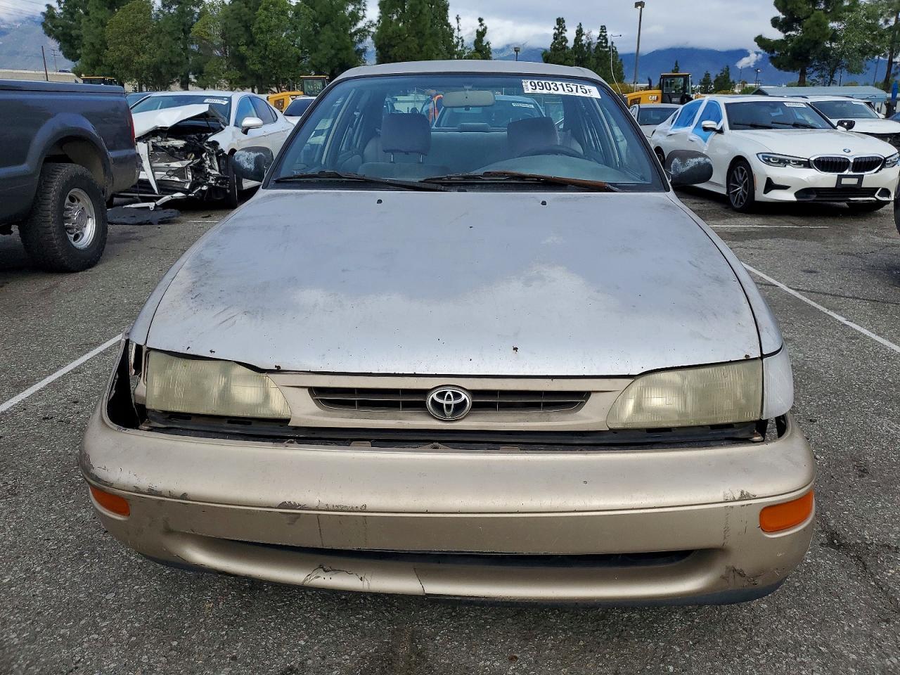 1997 Toyota Corolla Base - Фото 5