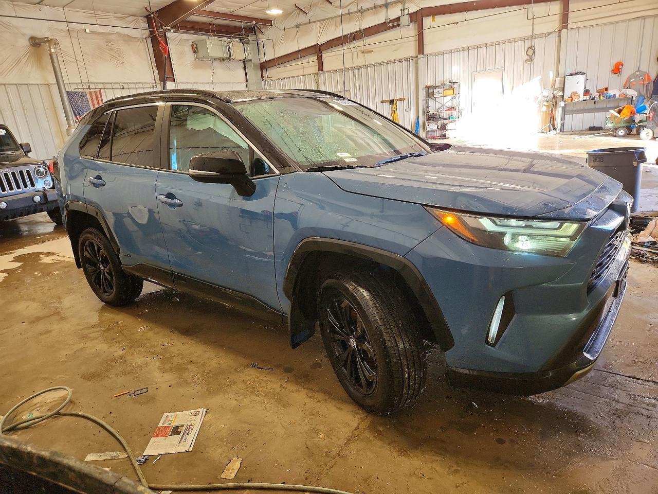 2025 Toyota Rav4 Xse - Image 4