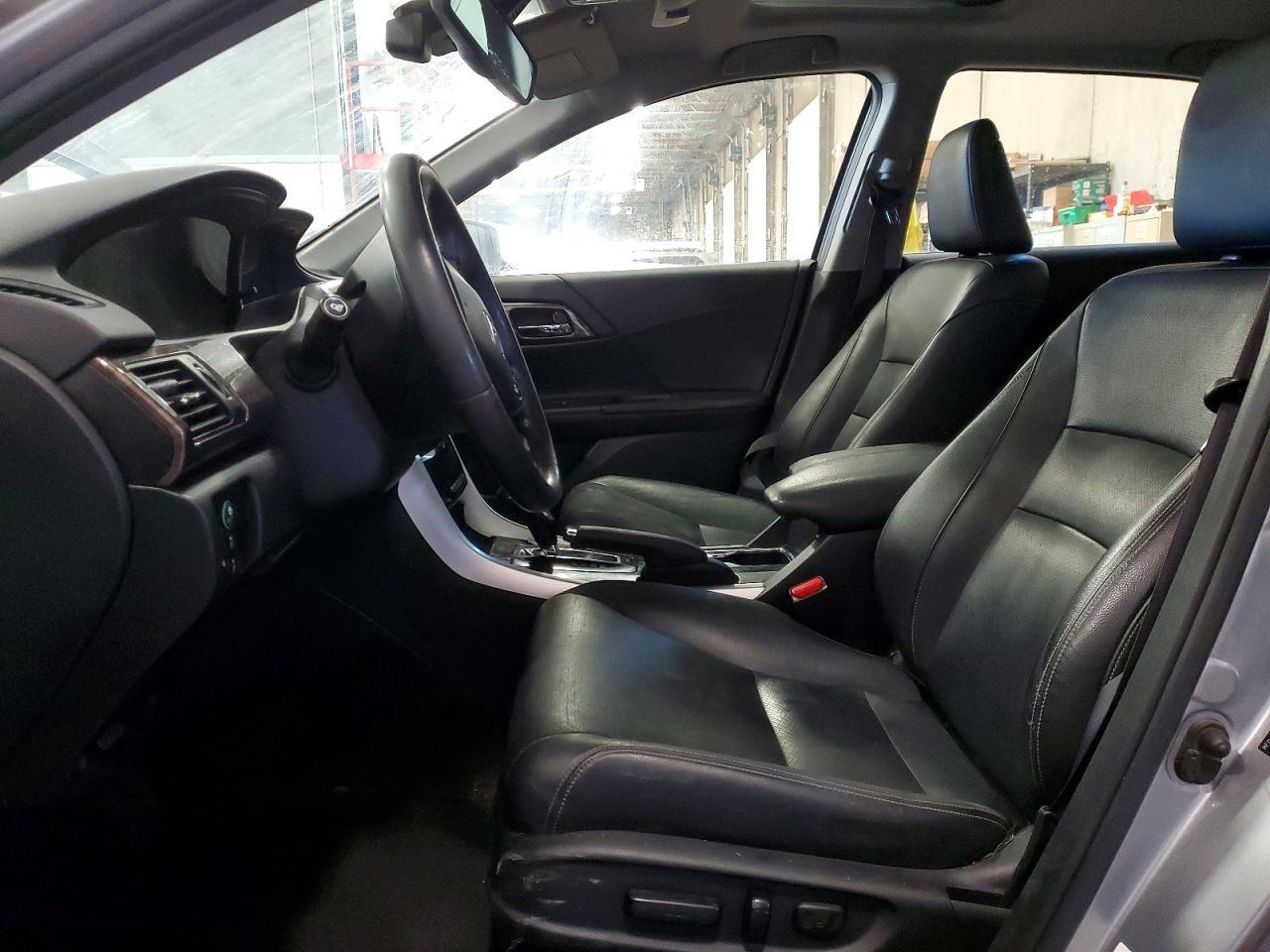 2017 Honda Accord Touring Hybrid - Image 7