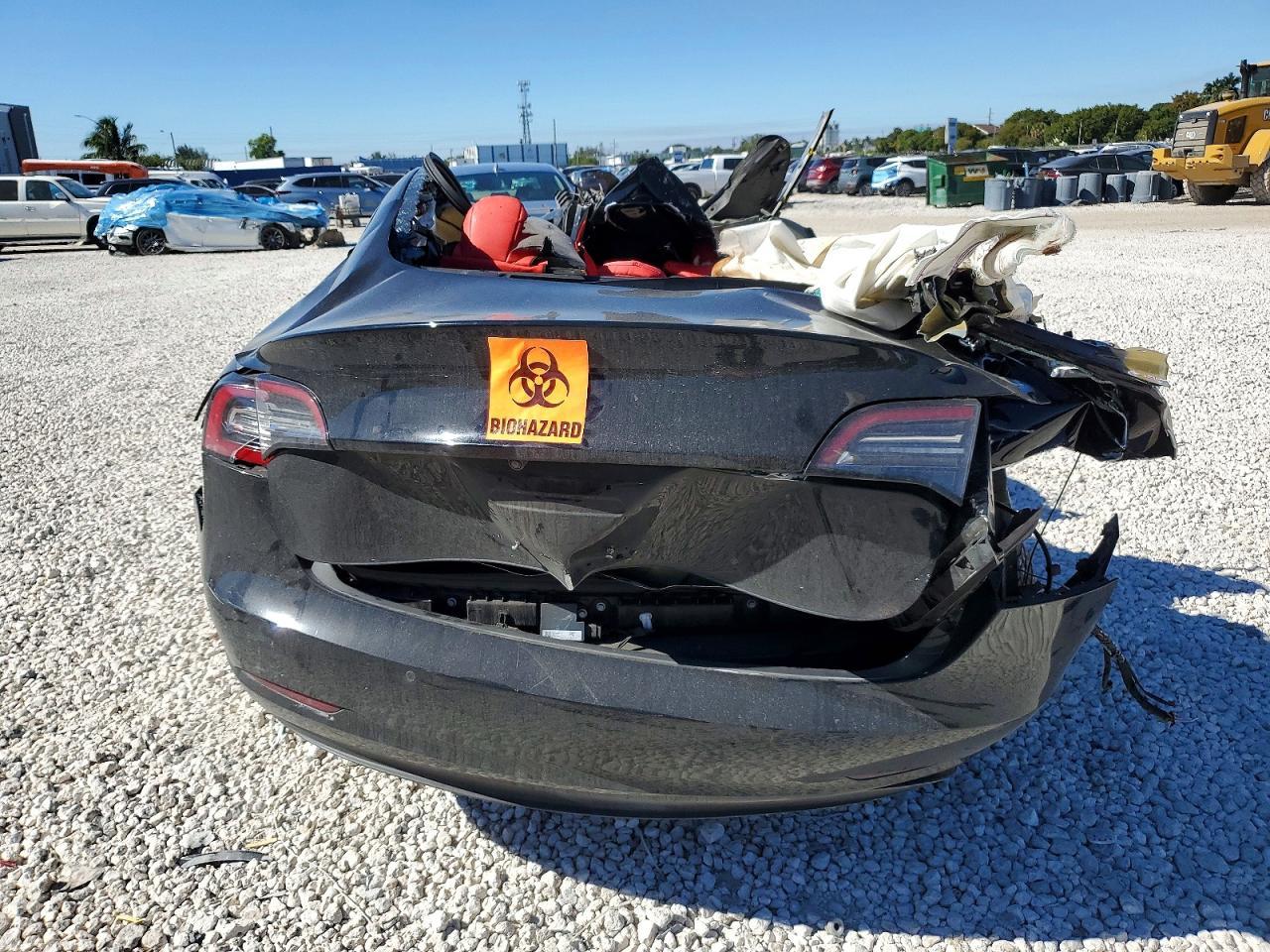 2018 Tesla Model 3 - Фото 6