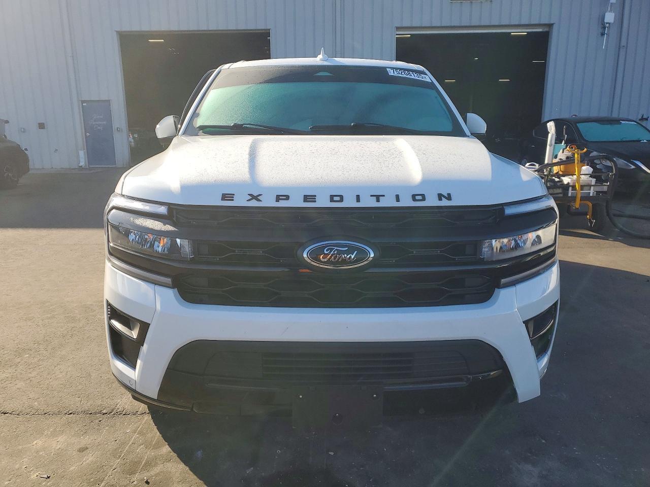 2023 Ford Expedition Limited - Image 5