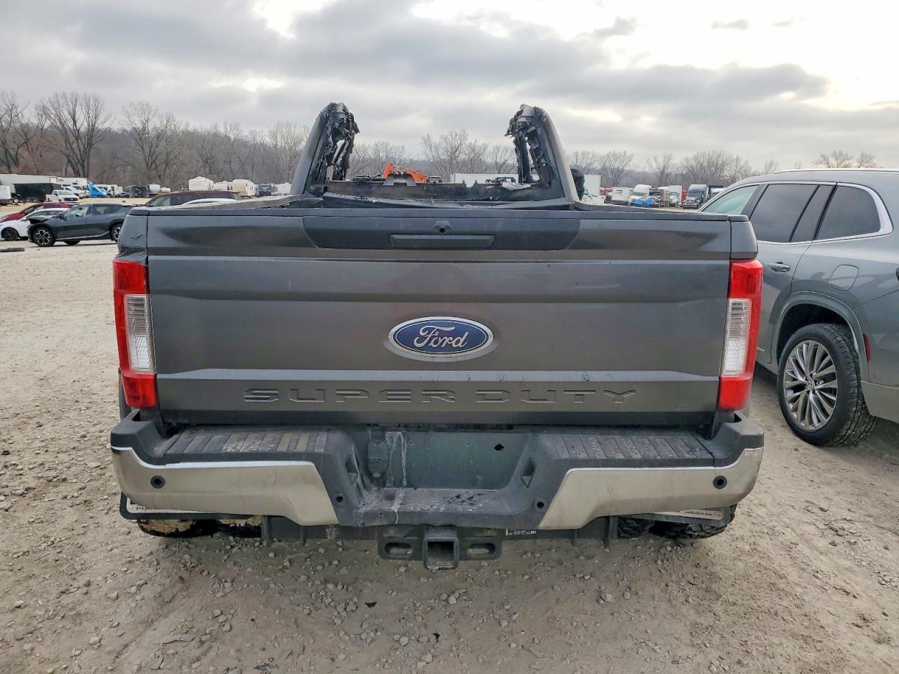 2018 Ford F350 Super Duty - Image 6