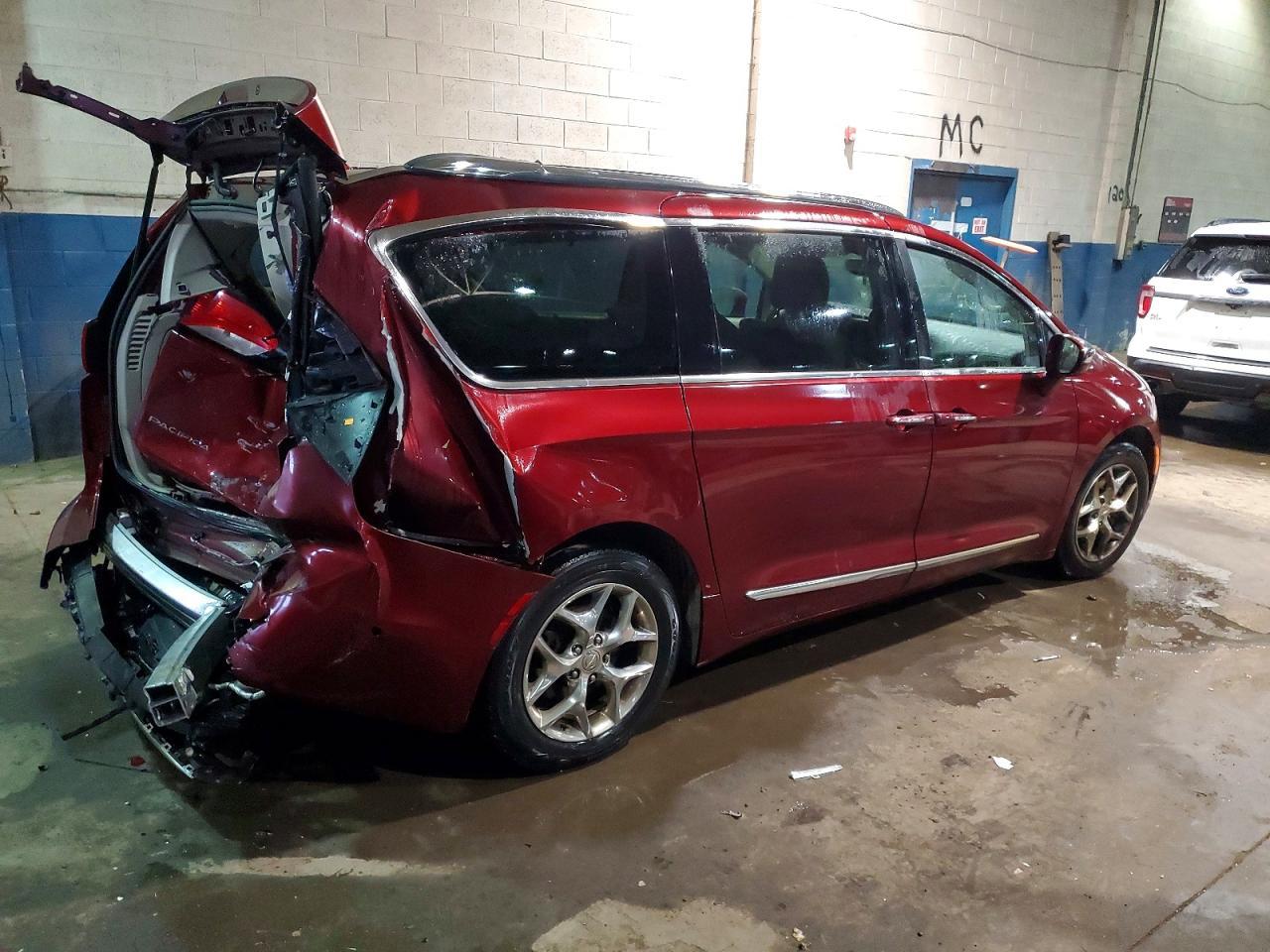 2018 Chrysler Pacifica Limited - Фото 3