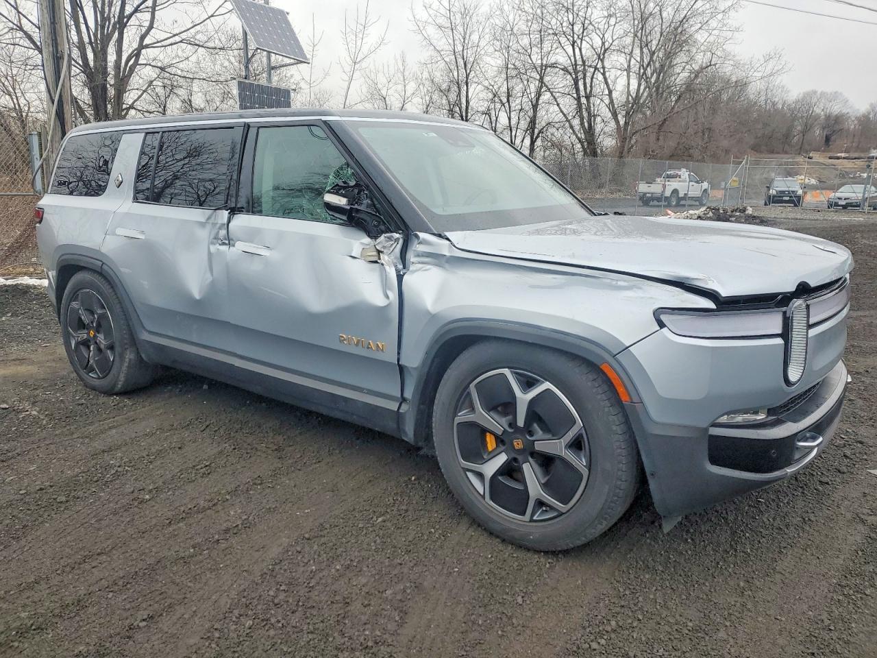 2023 Rivian R1S Adventure - Image 4