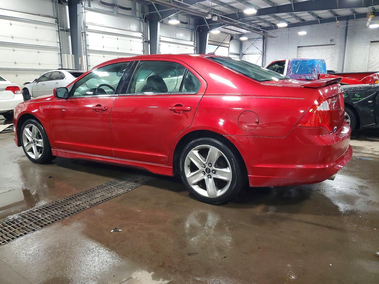 2011 Ford Fusion Sport - Фото 2