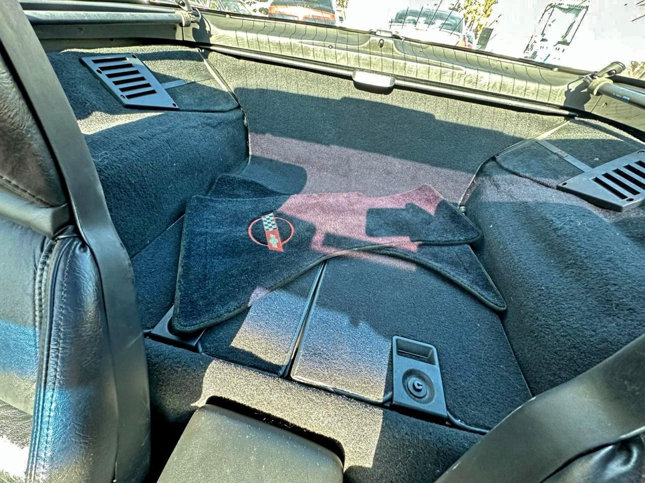 1990 Chevrolet Corvette - Фото 6