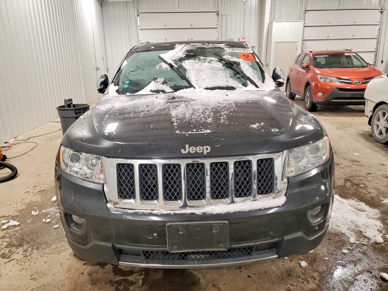 2012 Jeep Grand Cherokee Overland - Image 5