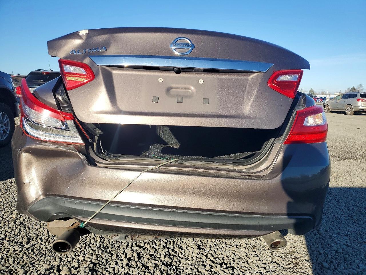 2016 Nissan Altima 2.5 - Image 6