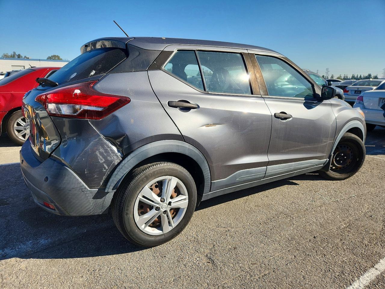 2020 Nissan Kicks S - Фото 3