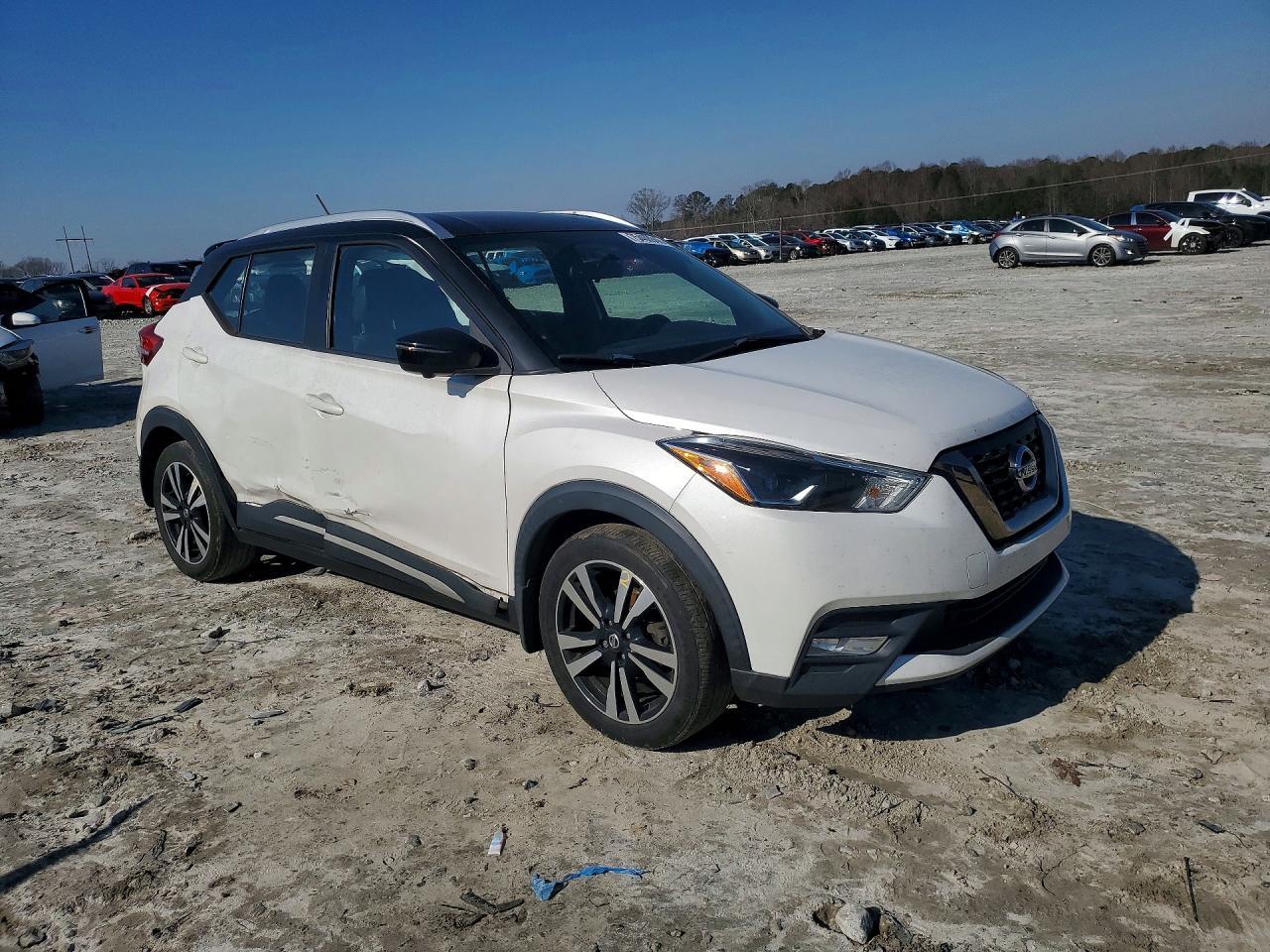 2019 Nissan Kicks S - Image 4