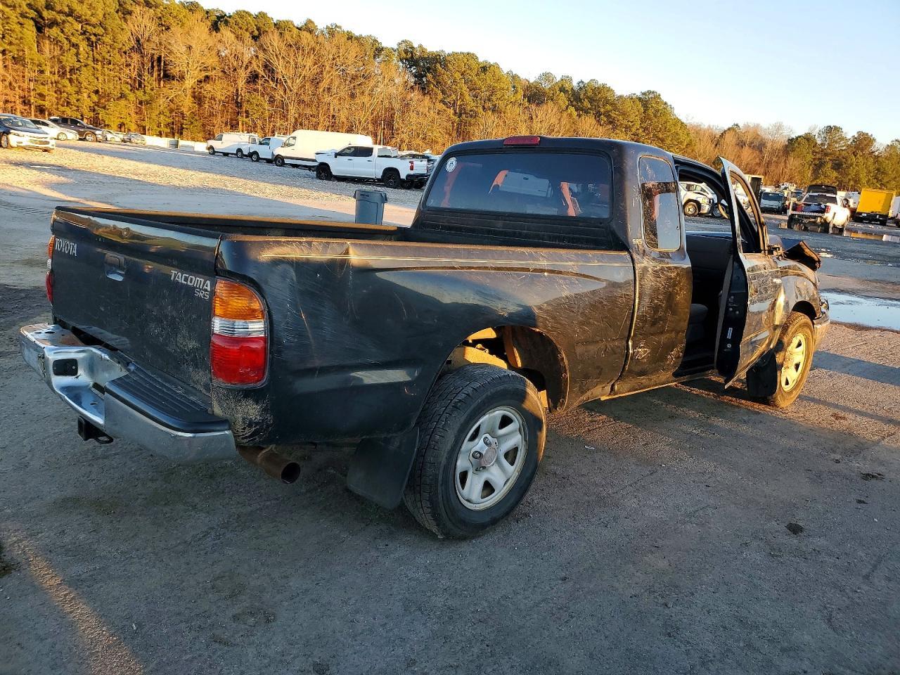 2003 Toyota Tacoma Xtracab - Image 3