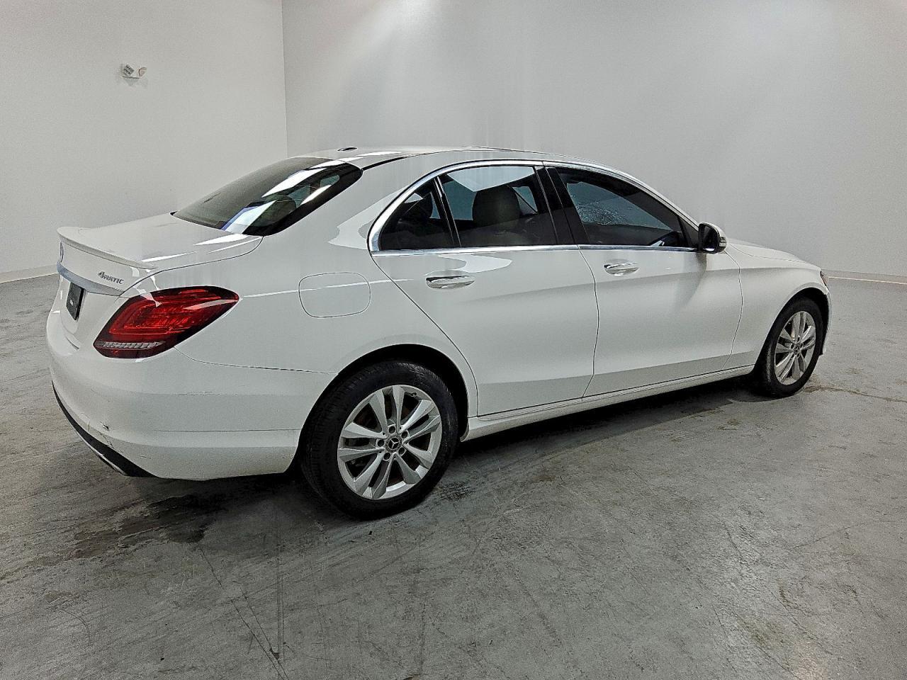 2019 Mercedes-Benz C 300 4Matic - Фото 3