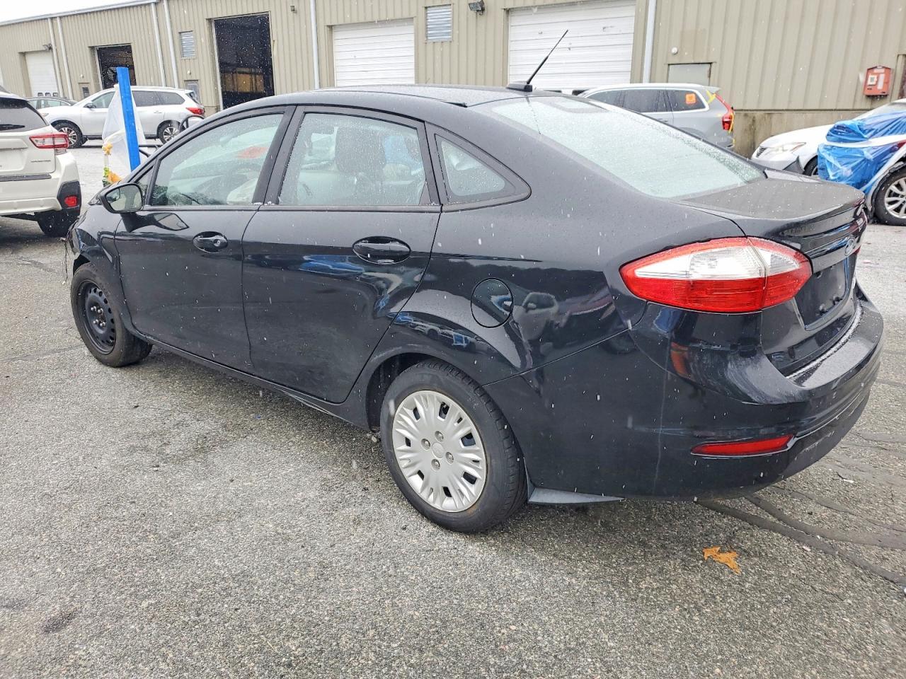 2016 Ford Fiesta S - Фото 2