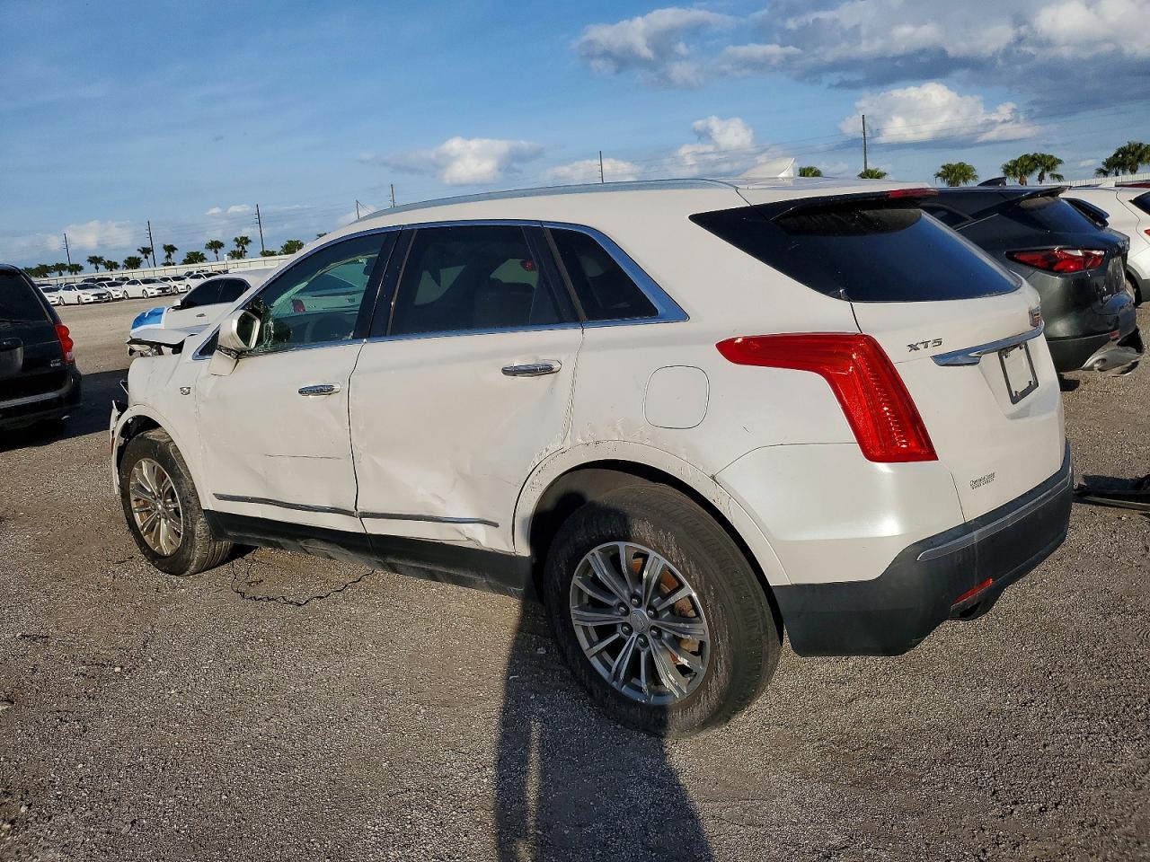 2018 Cadillac Xt5 Luxury - Фото 2