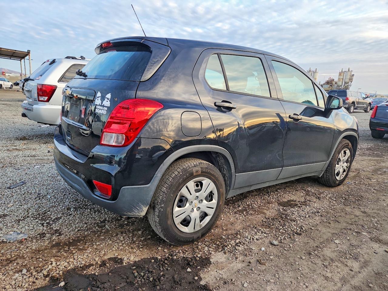 2017 Chevrolet Trax Ls - Image 3