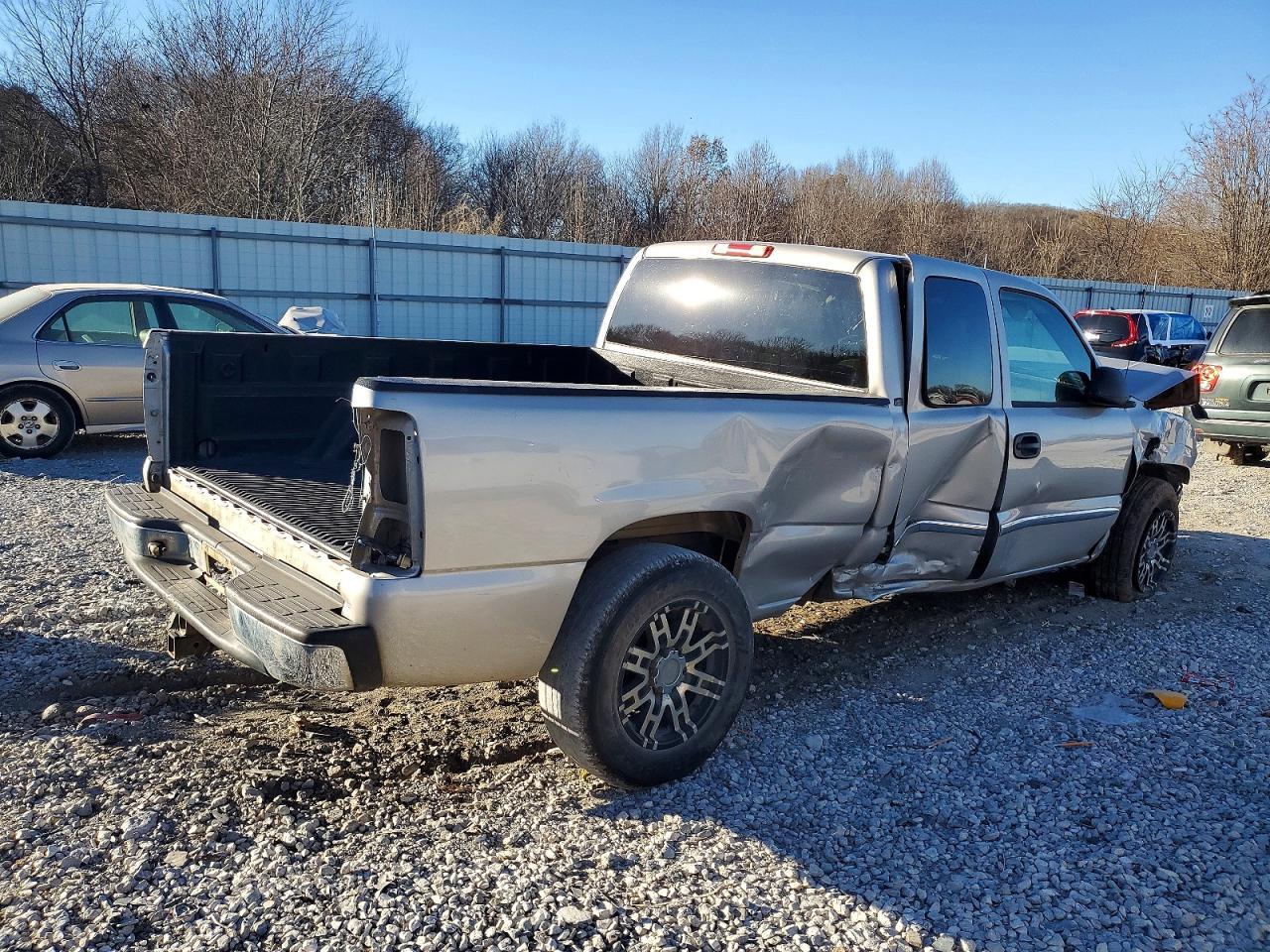 2006 GMC New Sierra C1500 - Фото 3
