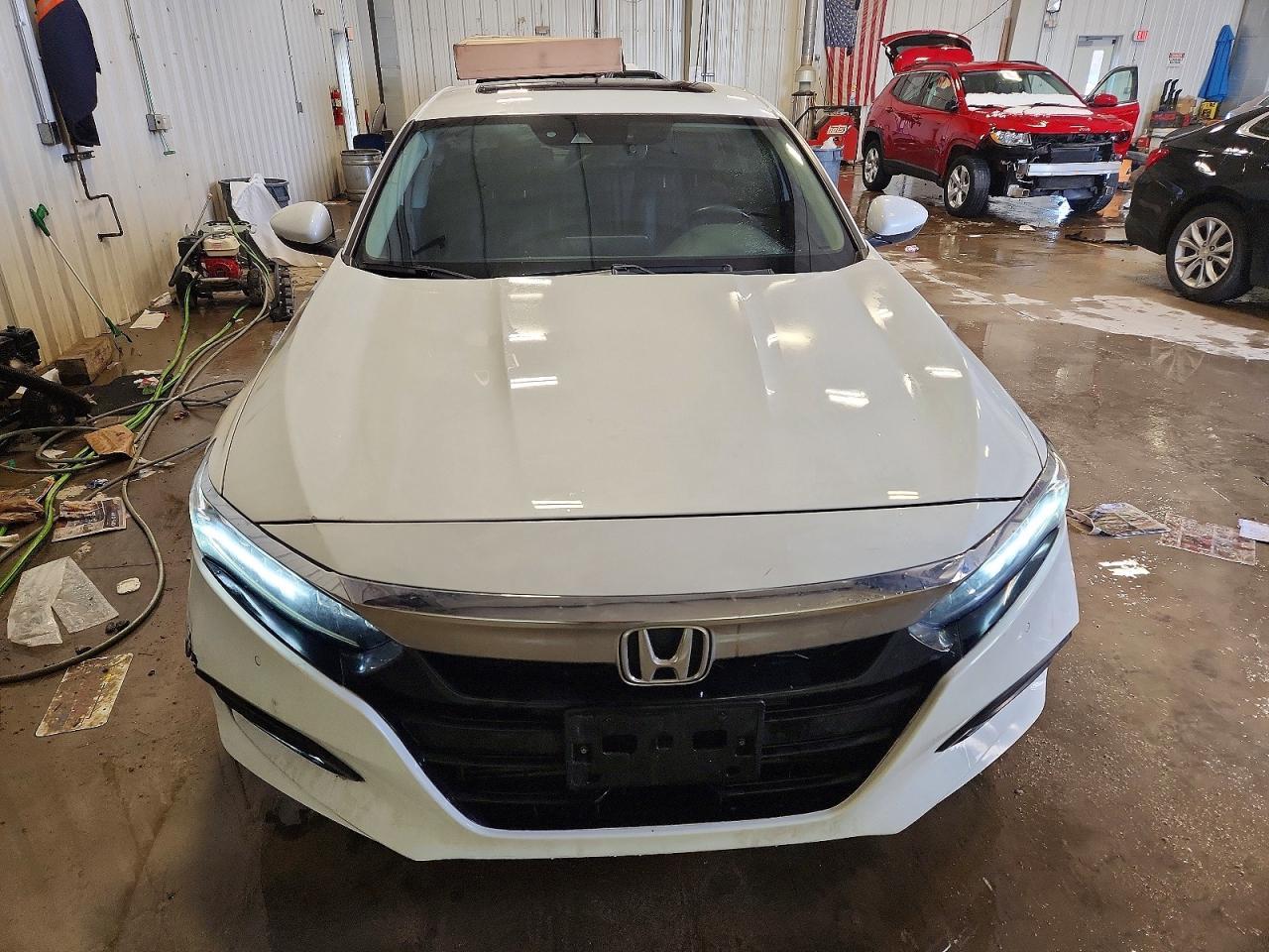 2018 Honda Accord Touring - Image 5