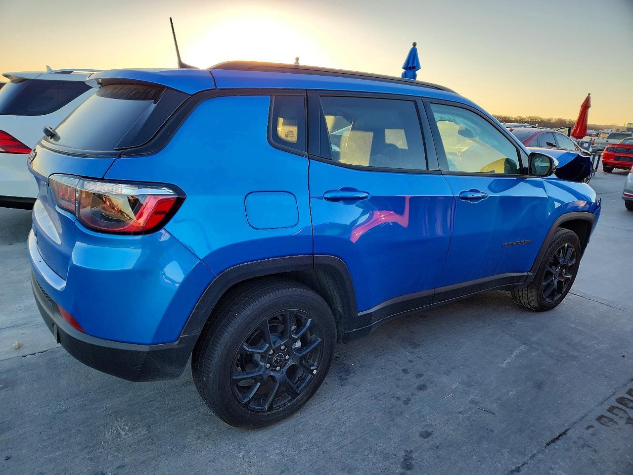2025 Jeep Compass Latitude - Фото 3