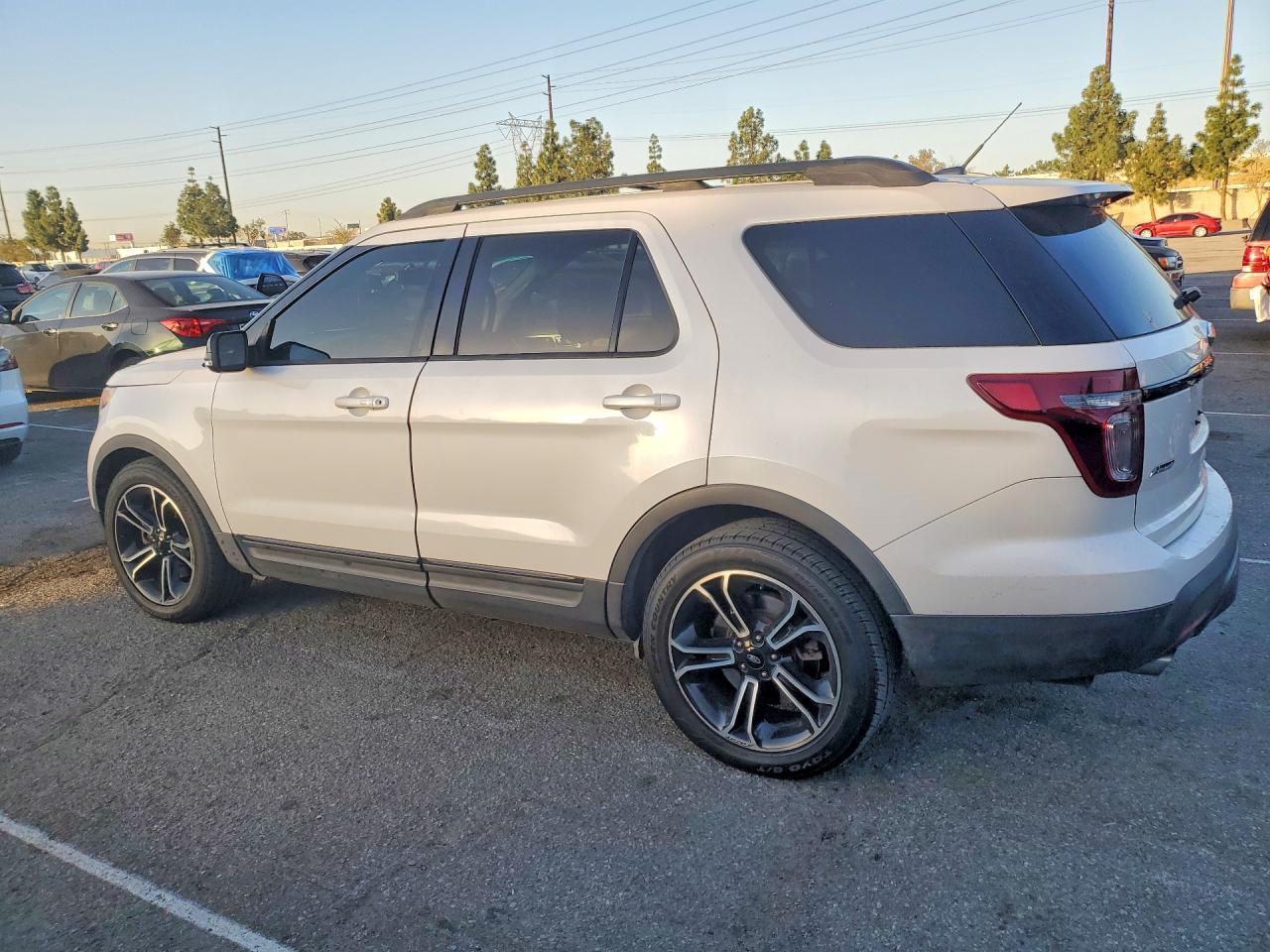 2015 Ford Explorer Sport - Фото 2