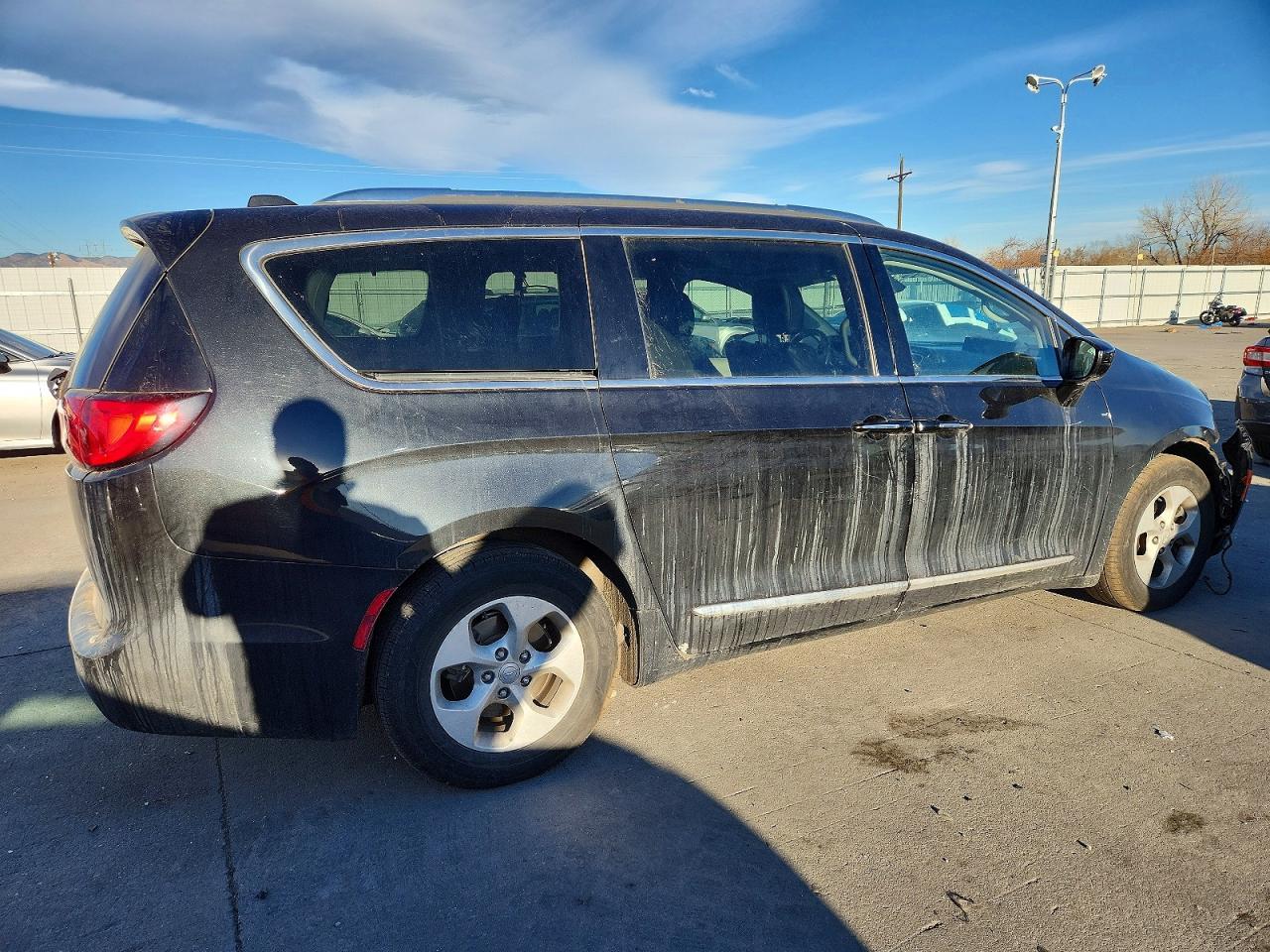 2017 Chrysler Pacifica Touring L Plus - Image 3