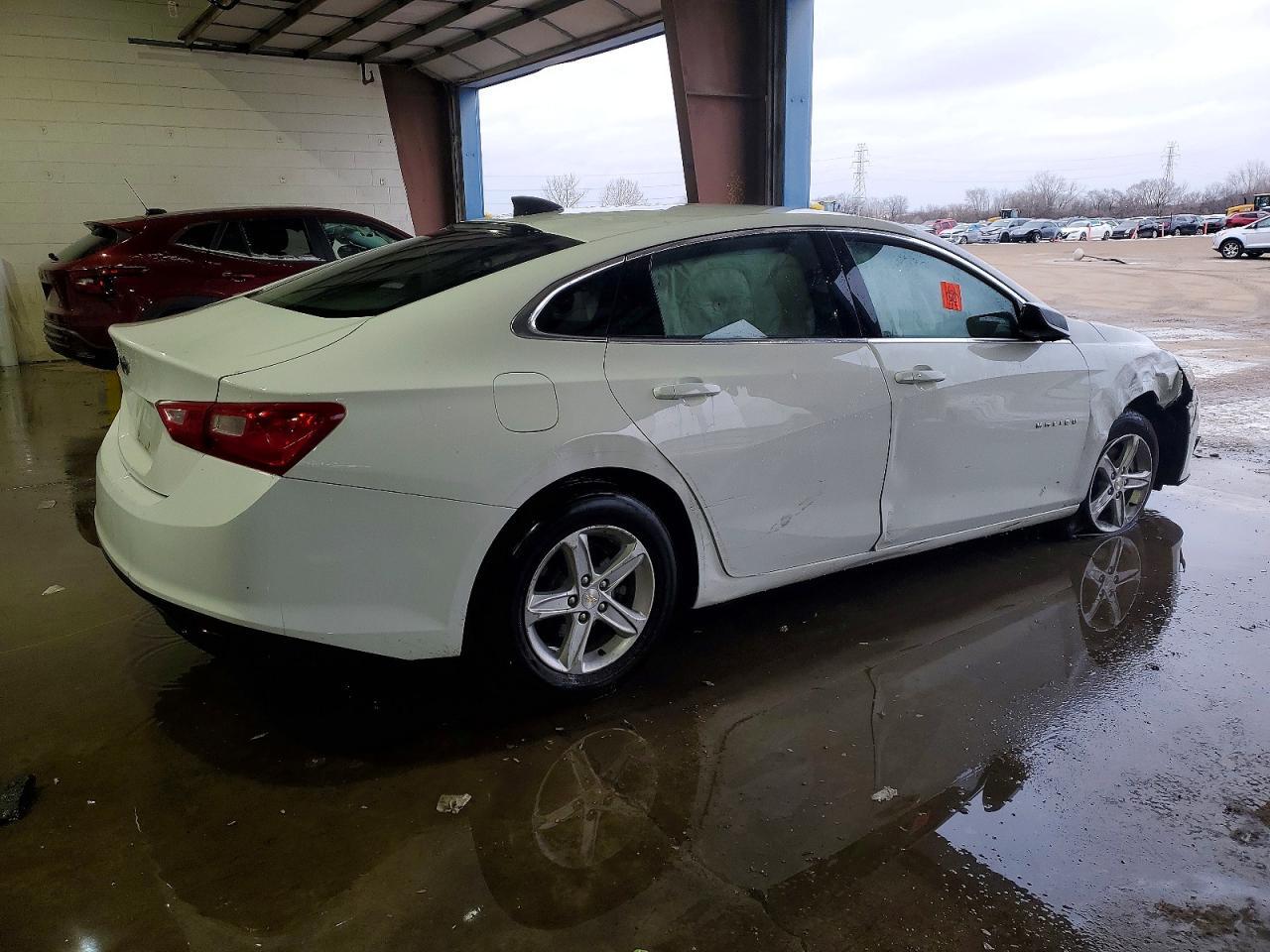 2020 Chevrolet Malibu Ls - Image 3